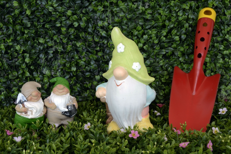 jardinerie-LE CASTELLET-min_garden-gnome-1404358